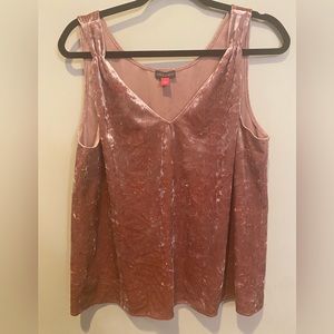 L. VINCE CAMUTO. Crushed velvet look. Pink.